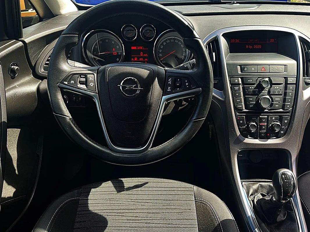 opel astra