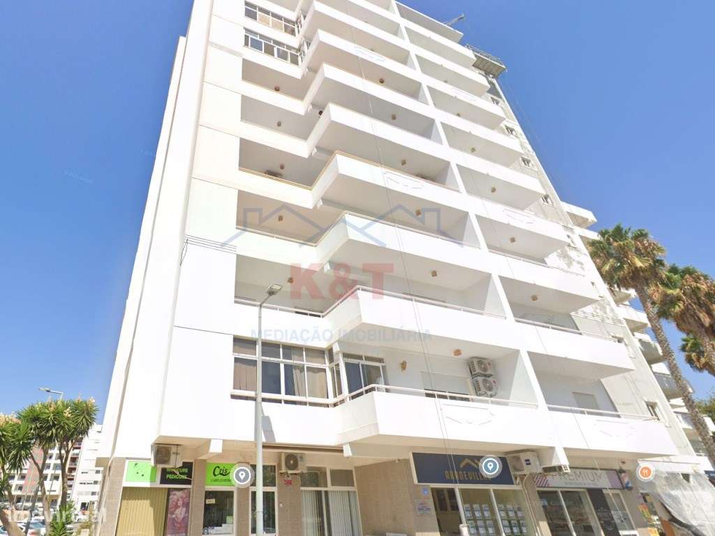 Penthouse T4 com terraço e garagem box-16