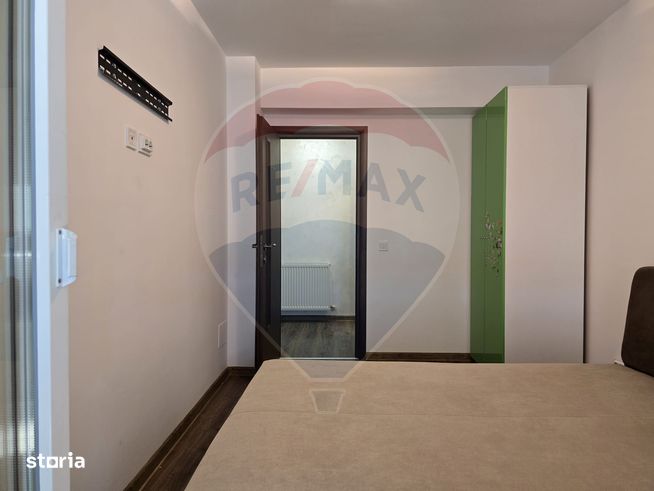 Apartament cu 3 camere de vânzare, cartier FIALD-7