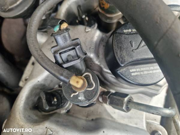 Dezmembram Hyundai Santa Fe 2.0 diesel 2003 Euro 3 E3 - 10