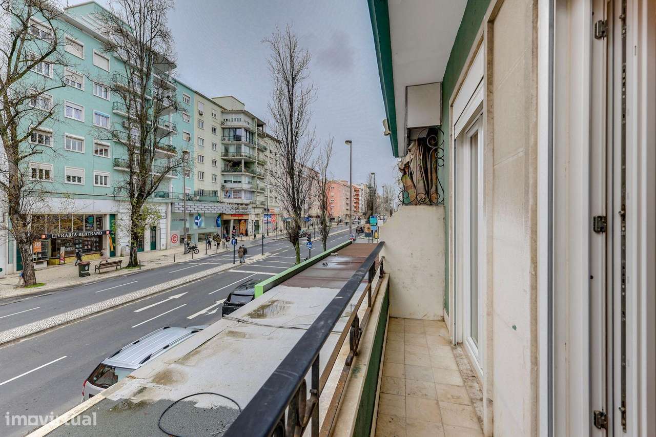 T3 RENOVADO, EM PLENA AV. DE ROMA - Grande imagem: 3/26