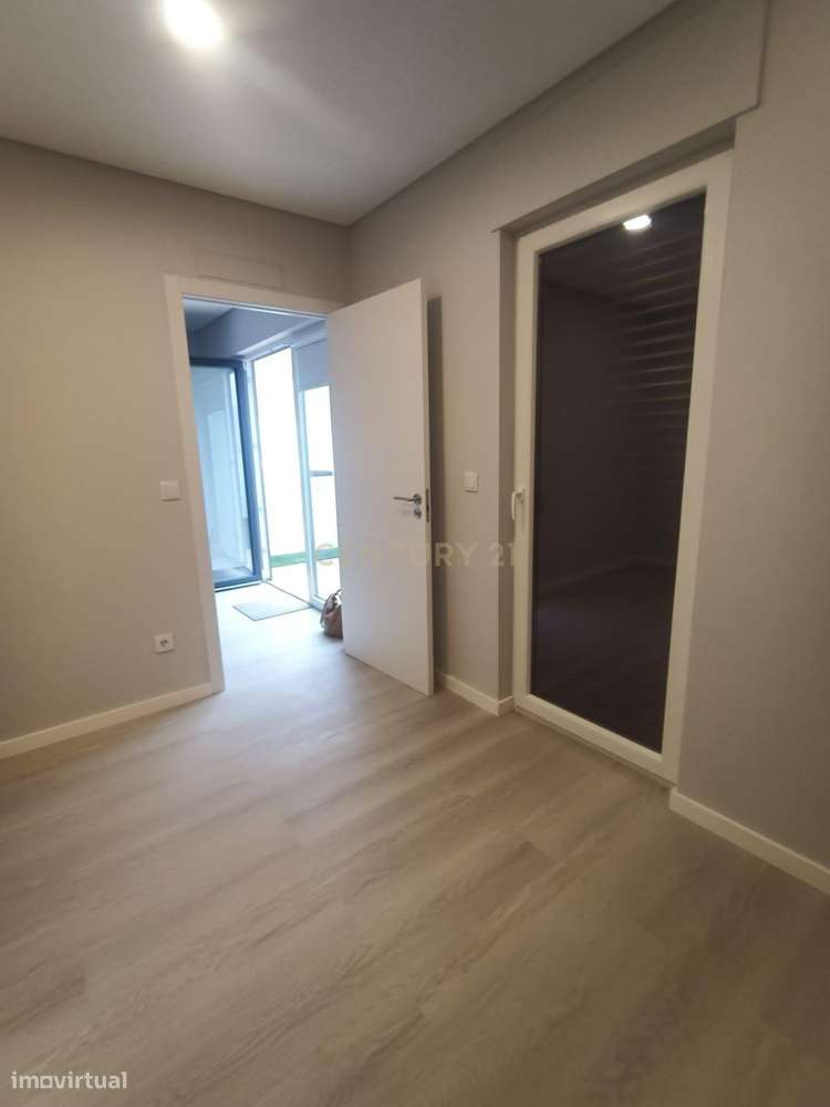 Apartamento T2 semi-novo, no Alto do Seixalinho, Barreiro-15