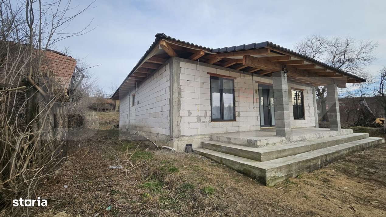 Casa individuala, cu 3 camere,140 mp,670 mp teren,Ghirbom - Imagine principală: 1/8