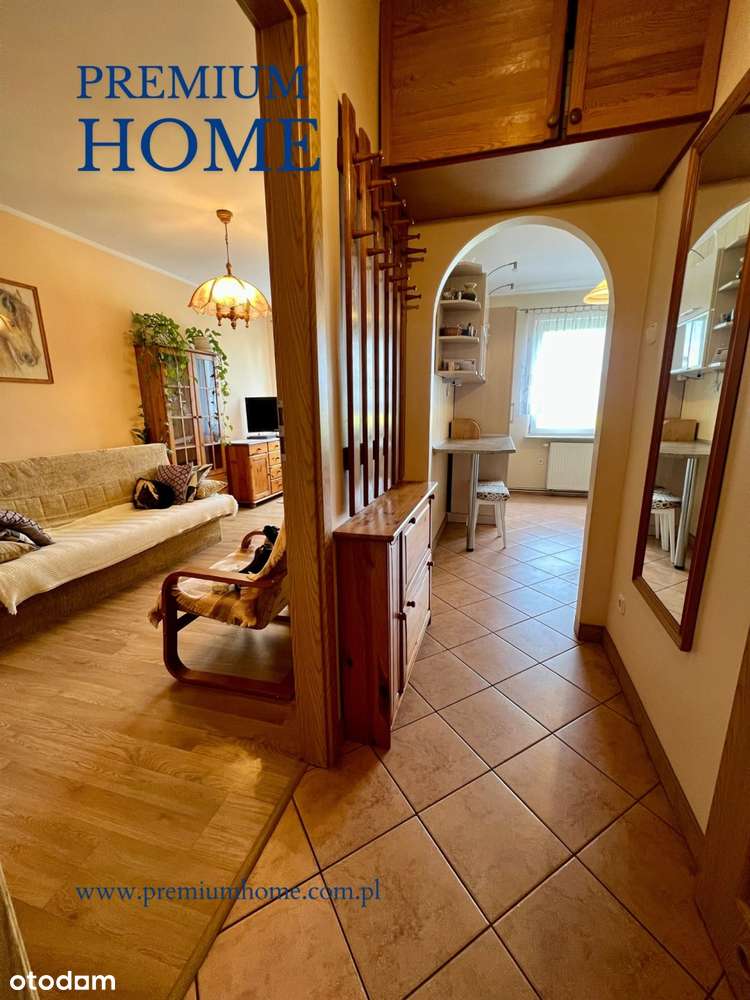 Zadbana, duża kawalerka z piwnicą i garażem!-6