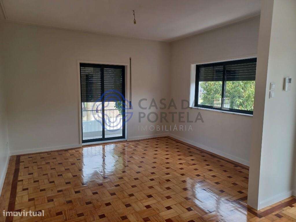 Moradia T3 no centro de  Perafita, com dois lugares de garagem e logra - Grande imagem: 4/34