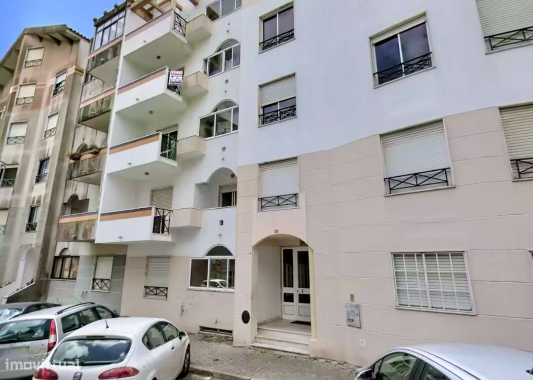 Apartamento T2 à venda nas Merces-1