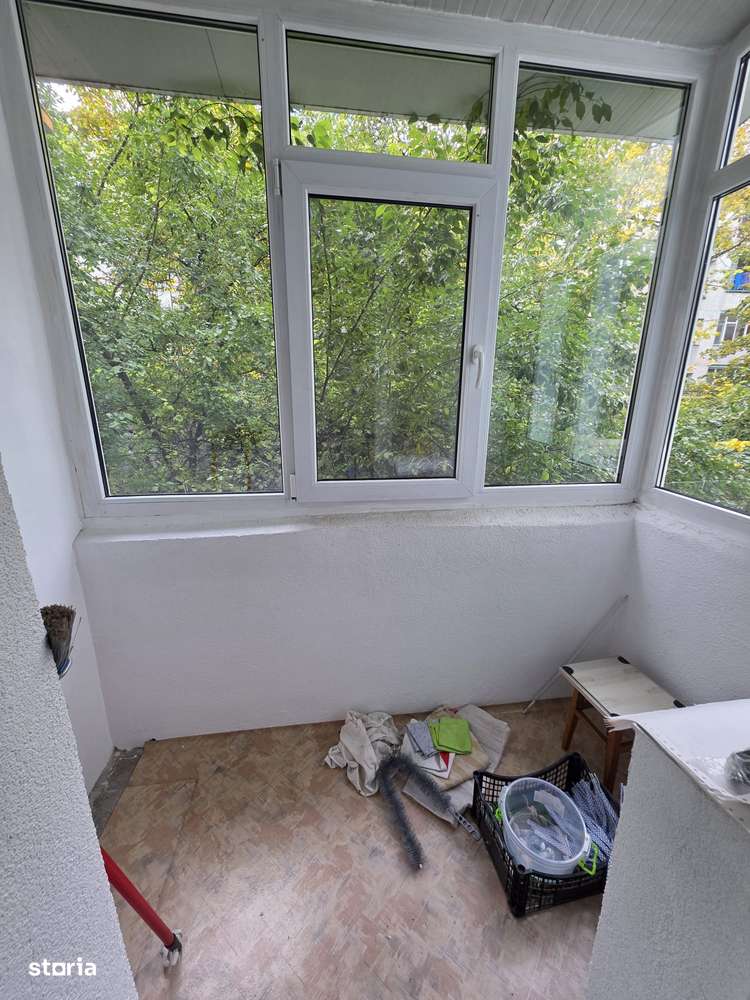 Apartament cu 3 camere nedecomandat  Podul Ros Podul de Piatra etaj 1-2