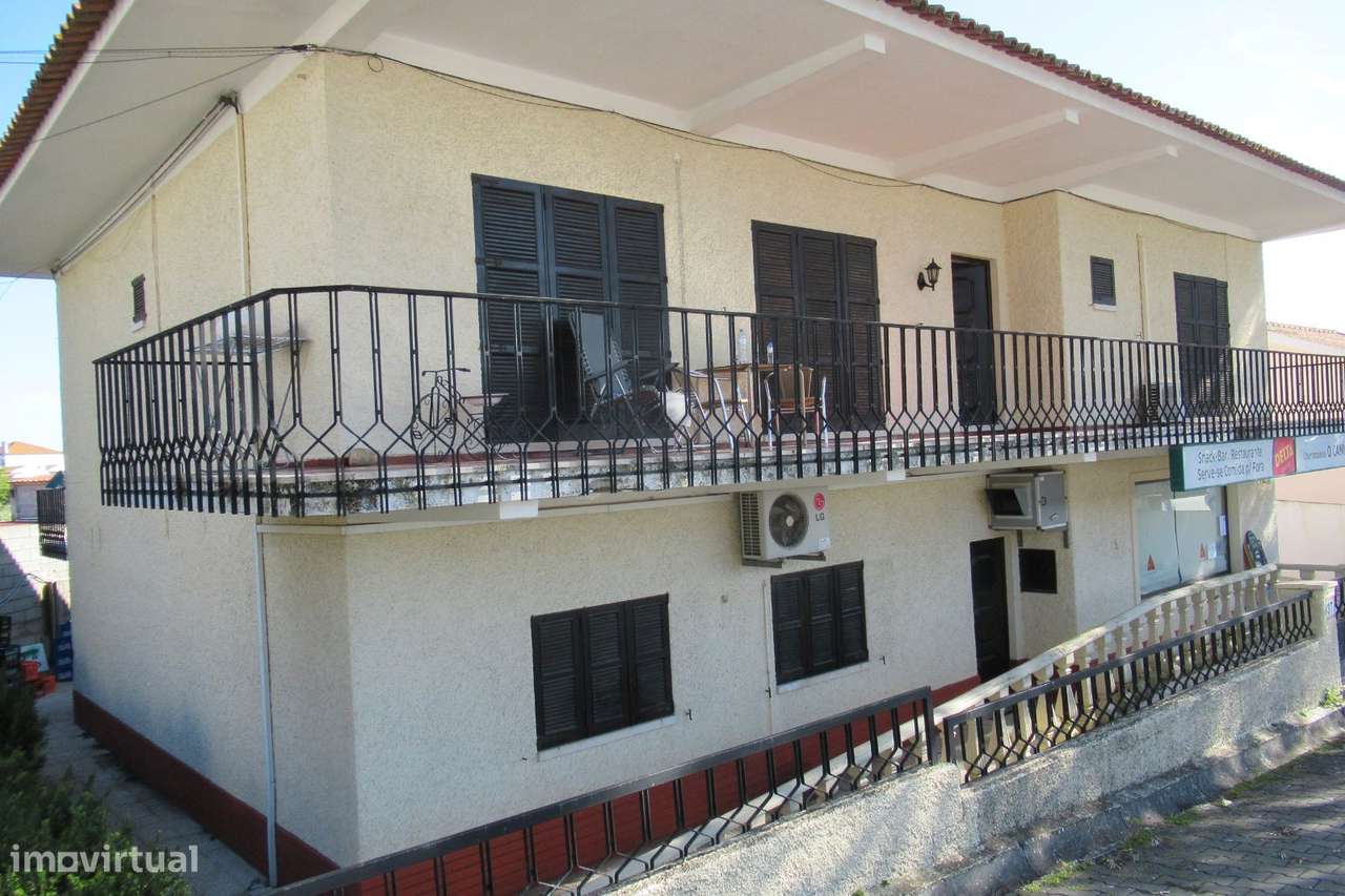 MORADIA ISOLADA COM COMÉRCIO E MORADIA DE R/C.-21