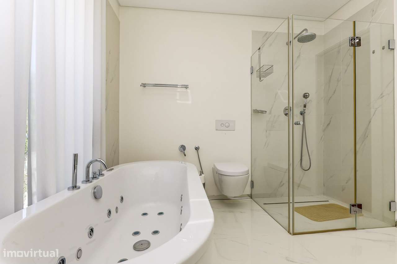 Moradia T5 de Luxo no Estoril — Exclusividade, Conforto e Estilo de Vi-24