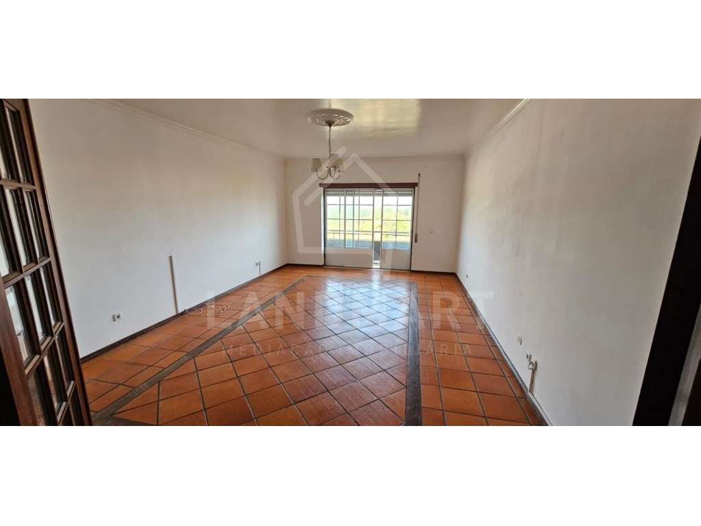 Apartamento T3 - Centro de Turquel - Grande imagem: 2/18