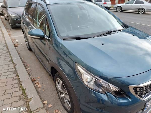 Peugeot 2008 1.2 L PureTech Turbo S&S Allure - 4