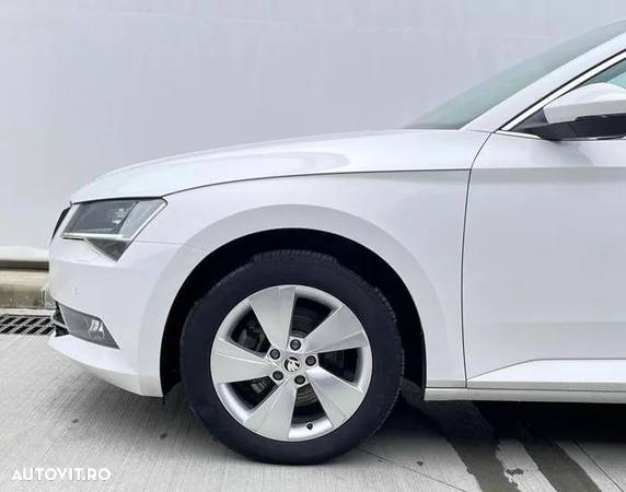 Skoda Superb 2.0 TDI DSG 4X4 Ambition - 6