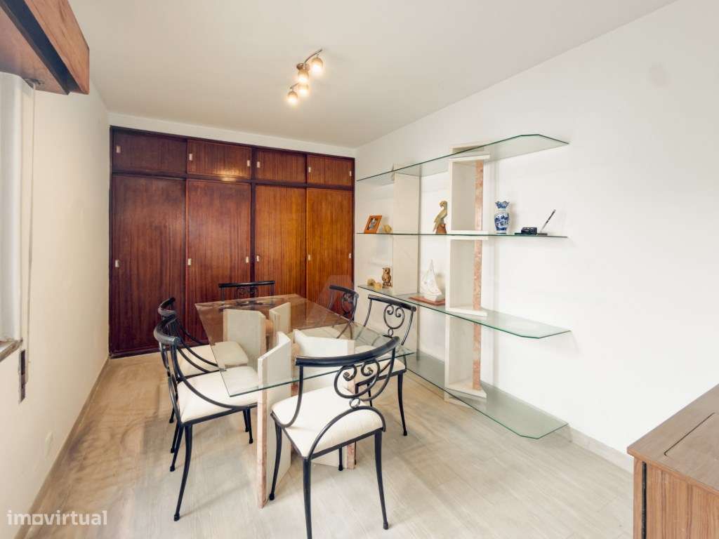 Moradia na Amoreira com Elevado Potencial de Rentabilidade-11