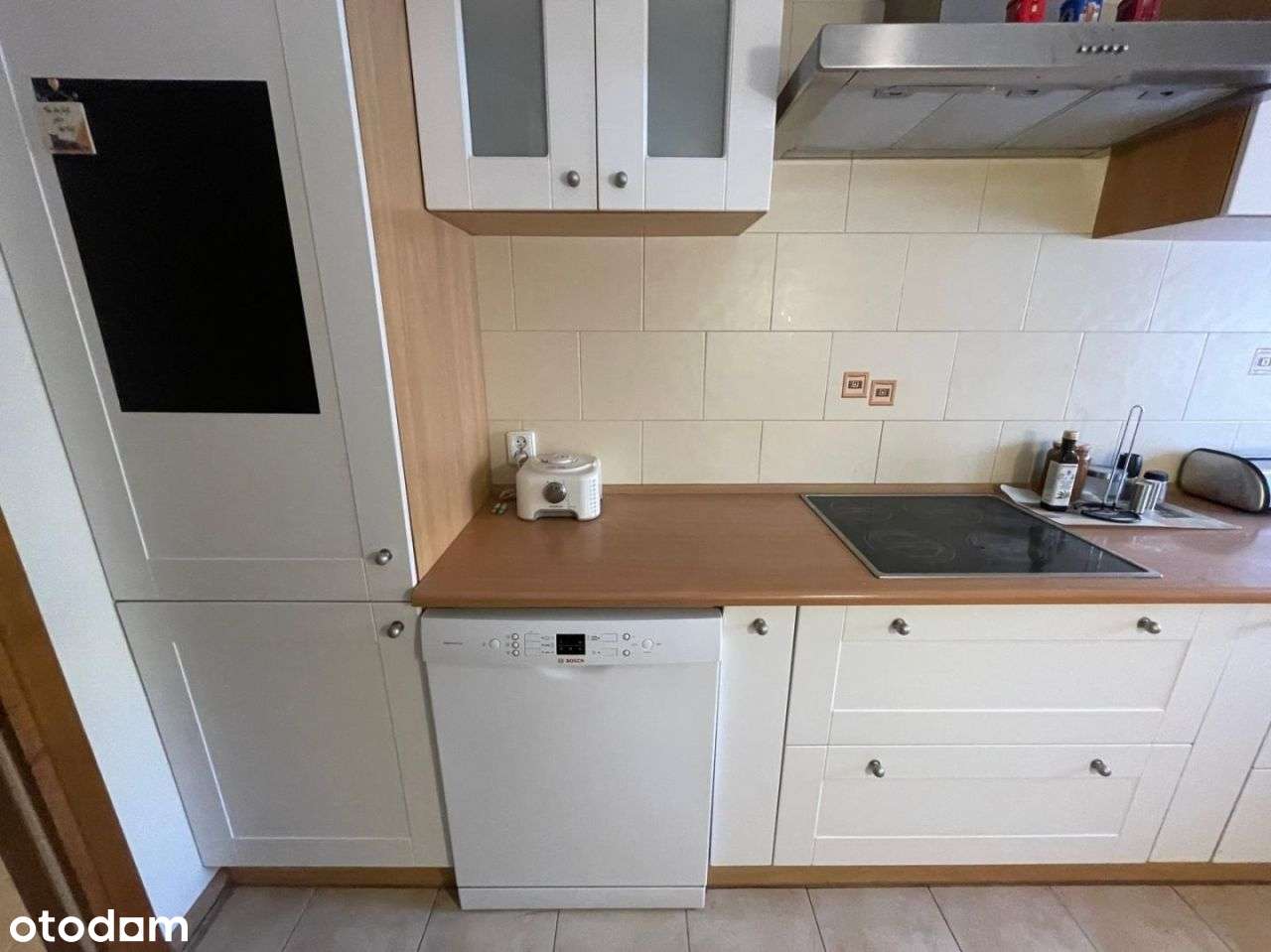 *czechów*2003 rok*3-4 pokojowe*1 pietro*-8