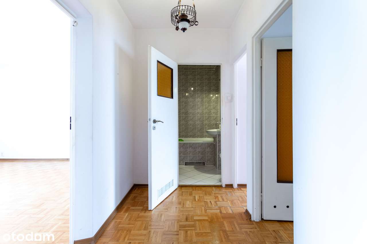 Trzypokojowe mieszkanie z balkonem na Piekarach-9