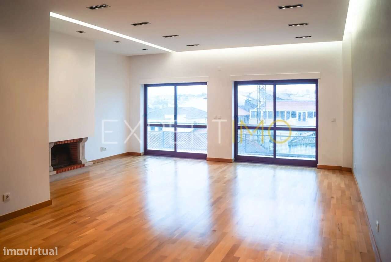 T3 com Elevador, Varanda e Estacionamento no Centro de Pombal - Grande imagem: 2/33