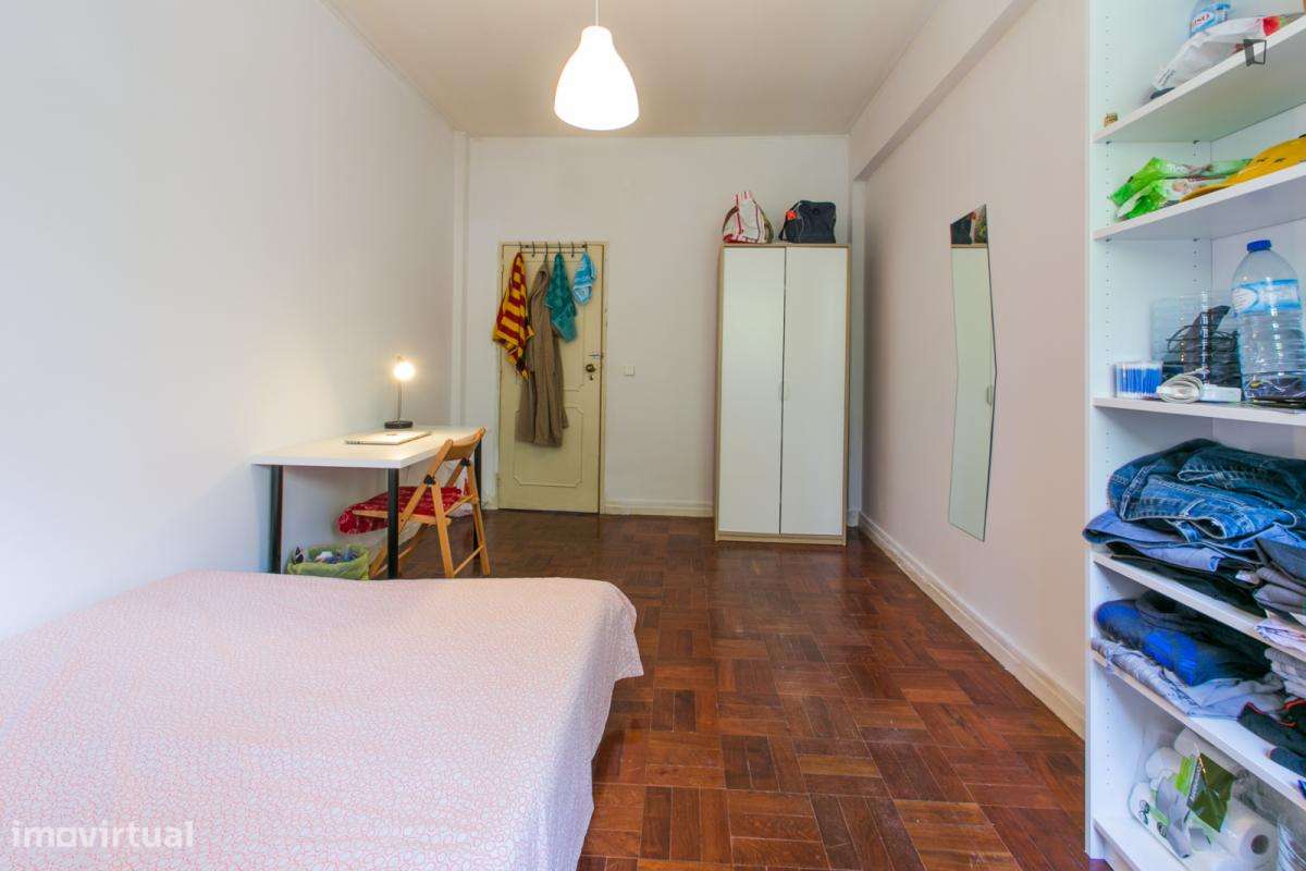 Quarto - localizado em Estrela Lisbon - Grande imagem: 5/6