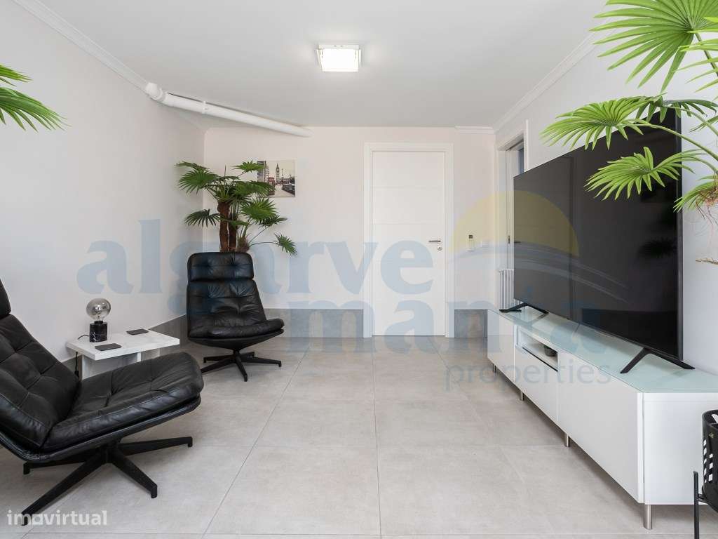 EXCLUSIVO! Moradia T3 Moderna com Piscina Privada no coração de Vil...-34