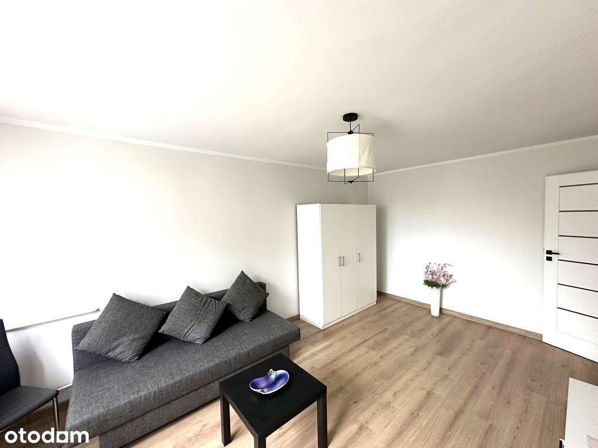 Kawalerka po remoncie | Gotowe do wejścia | Blisko Komunikacji-0