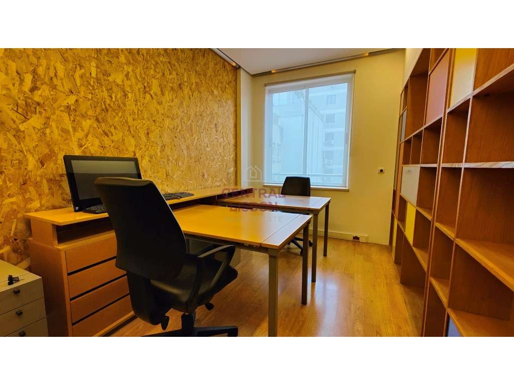 Escritório - 4 lugares de estacionamento - Marquês de Pombal - Rua ... - Grande imagem: 3/12