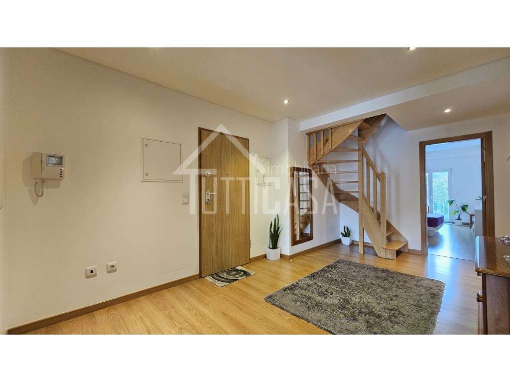 Apartamento estilo duplex T2+1 na Malveira-13