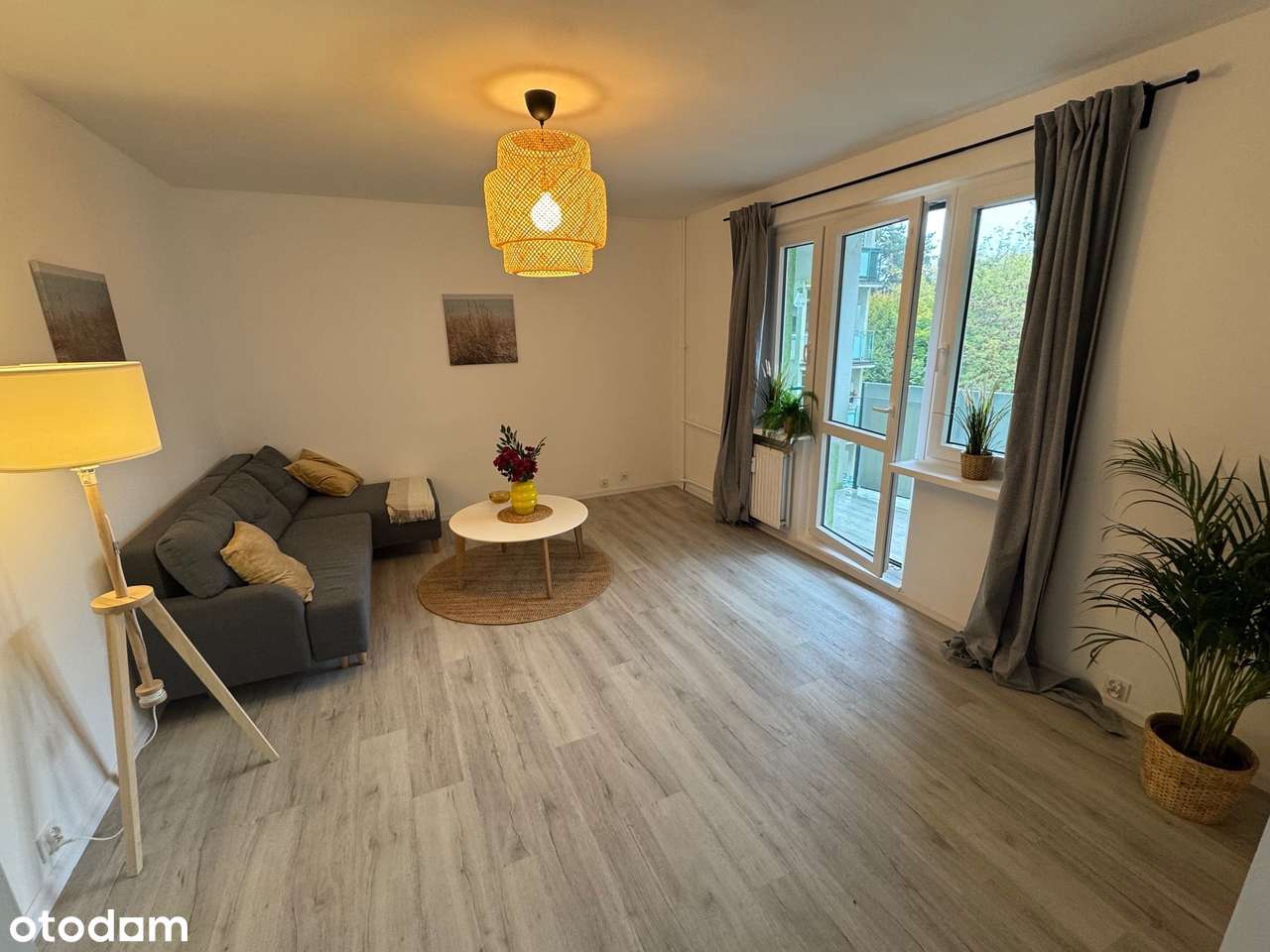 2 pokoje, gotowe mieszkanie z balkonem. CEGŁA!-1