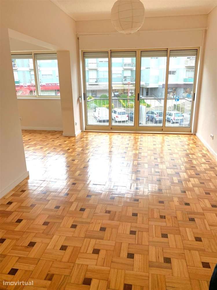 Apartamento T4 c/ varanda renovado à Av. da Boavista - Grande imagem: 2/34