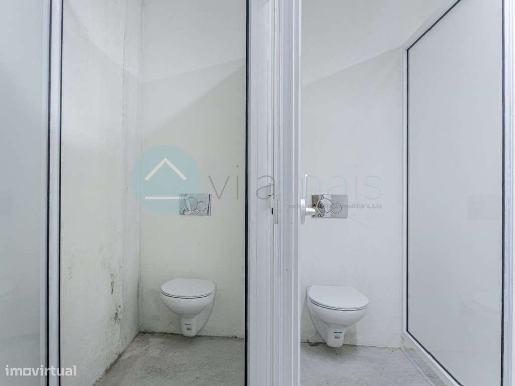 Armazém com 6 935m2 em Rebordosa-10