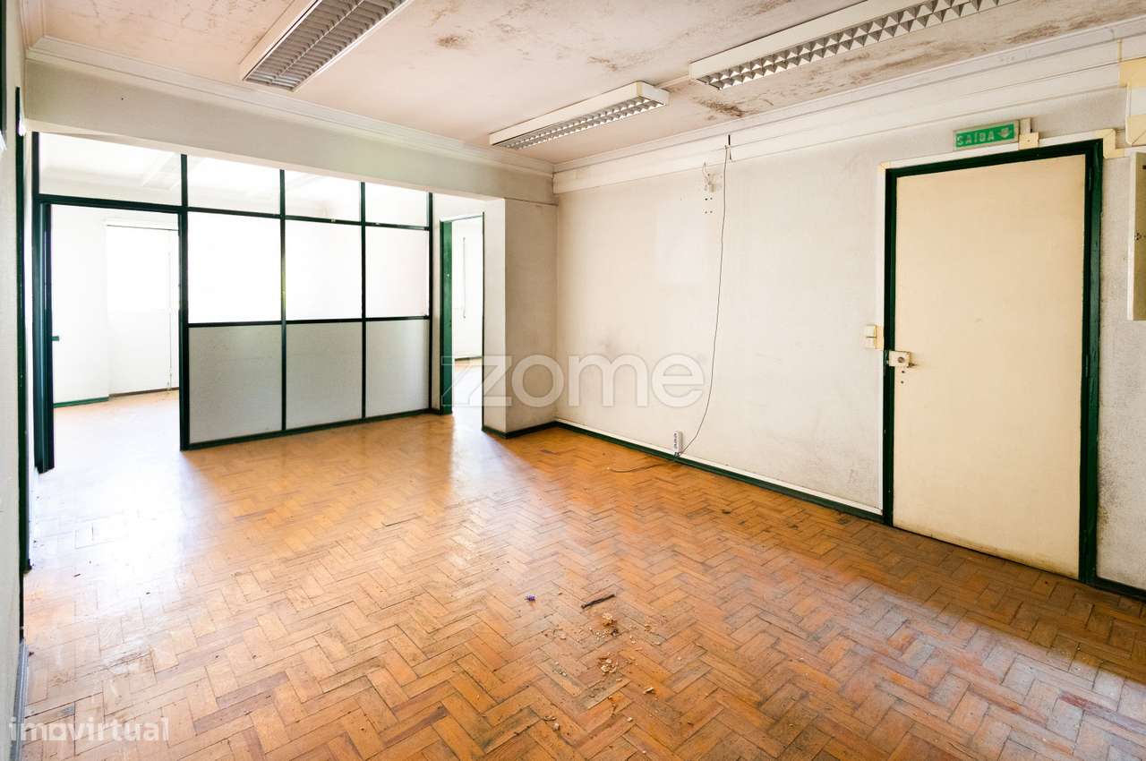 Prédio 4 Pisos |Loja|Garagens| Centro Arganil | Investimento-36