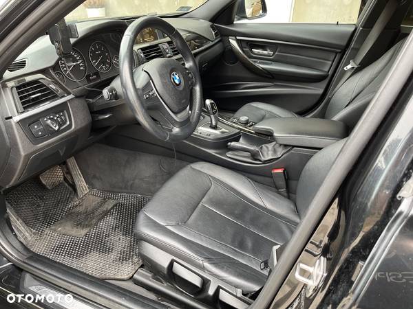 BMW Seria 3 318d Touring Luxury Line - 22