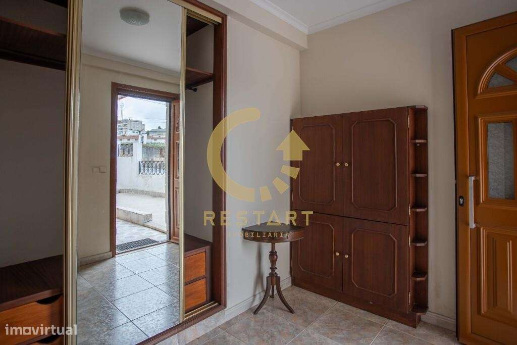 Moradia T3 com 3 frentes em Guifões Matosinhos - Grande imagem: 4/27