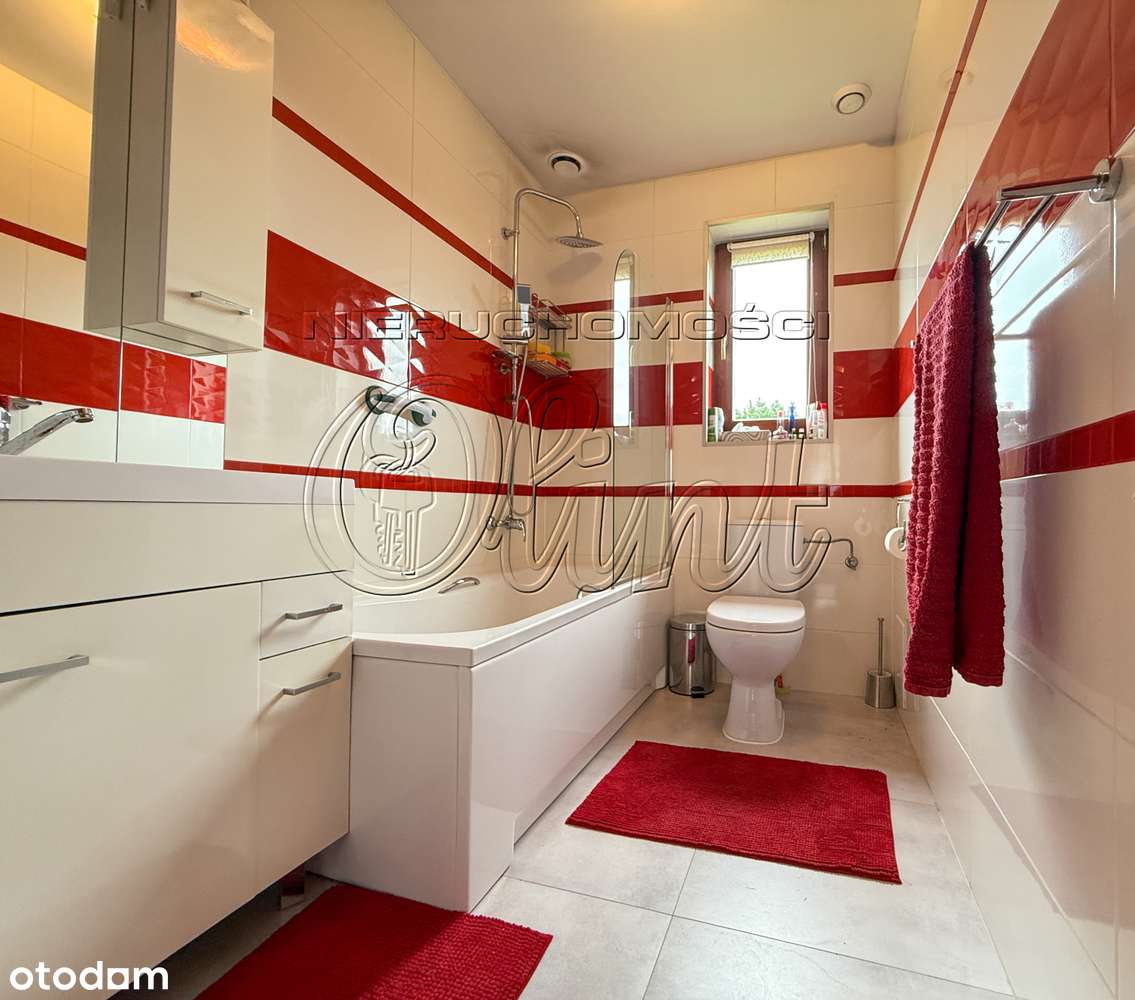 Dom nad jeziorem z pomostem-9