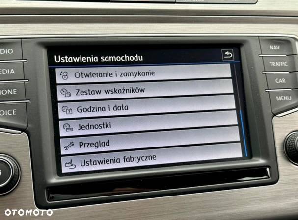 Volkswagen Passat 2.0 TDI BMT Trendline - 24