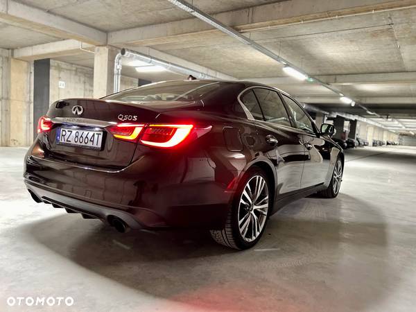 Infiniti Q50 2.0t Sport Sound Studio by Bose - 10