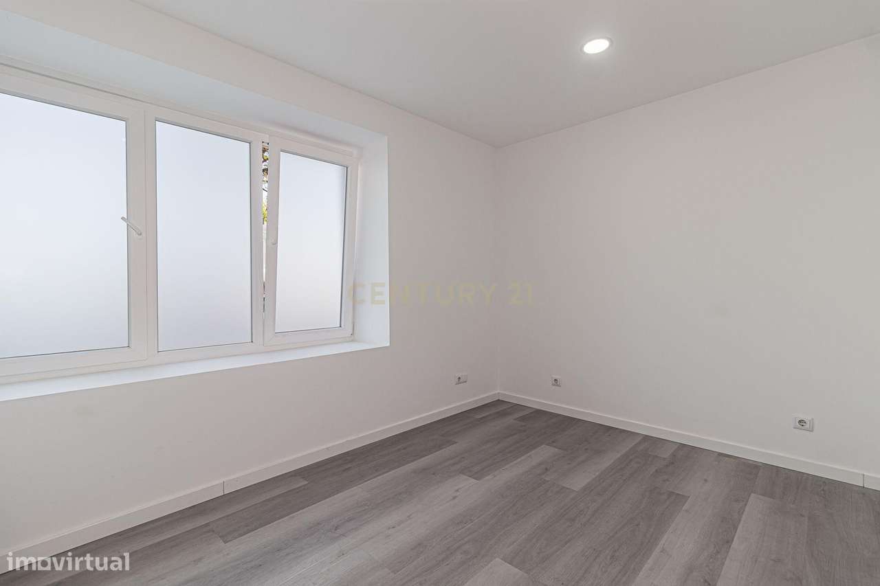 T1 TOTALMENTE REMODELADO COM LOGRADOURO | MOSCAVIDE | JUNTO À ESTAÇÃO-10