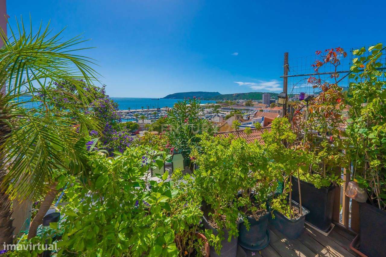 Apartamento com charme em Setúbal com uma vista soberba para o rio e t-34
