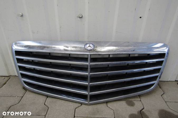 Grill atrapa przód Mercedes E KLASA 211 06-09 LIFT - 1