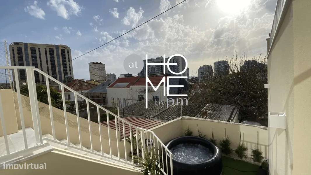 Caramão da Ajuda | Moradia T3 geminada única | Com garagem e terraço-11