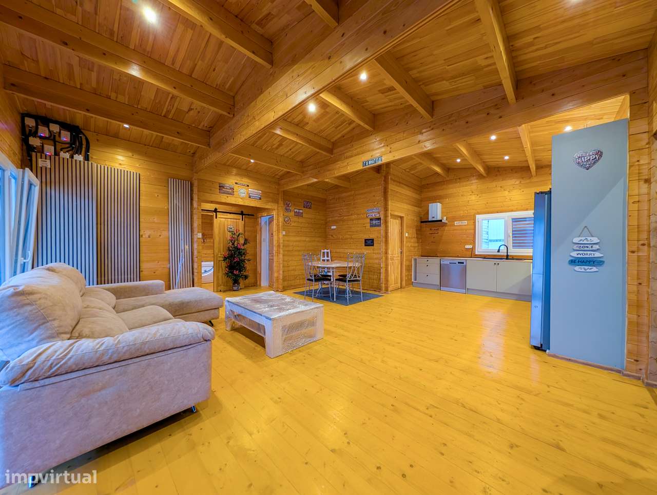 Terreno de 300 m² com moradia T4 em madeira – Charneca de Caparica-16