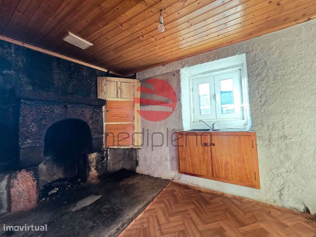 MORADIA T4 C/ GARAGEM-12