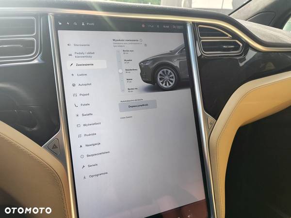 Tesla Model X 90 D - 26