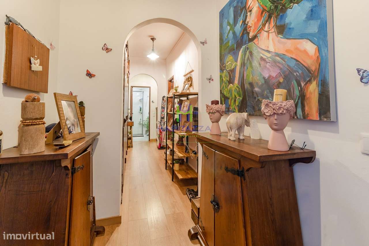 Apartamento T2 com Terraço, virado a sul, numa zona sossegada de Lagos-6