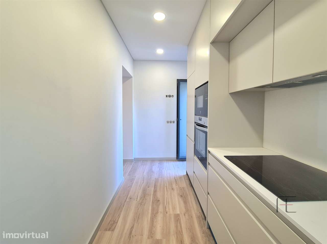 T3 com Terraço, pronto habitar, centro Espinho - Grande imagem: 4/26