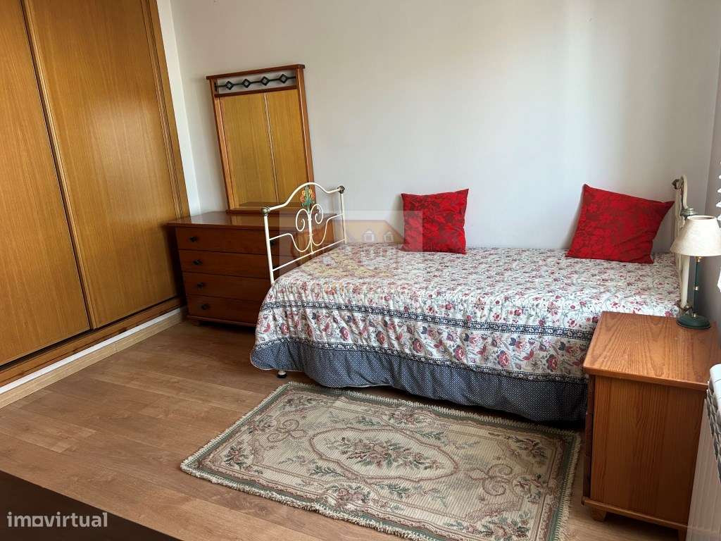 Excelente moradia com quintal em Grândola-11