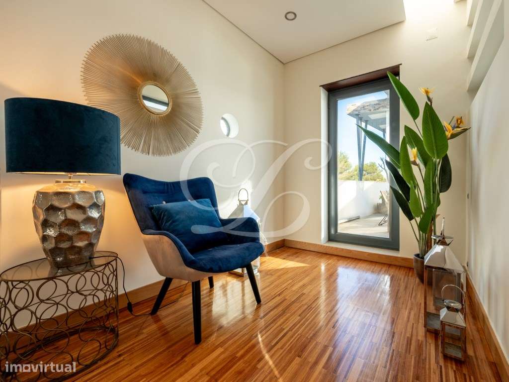 Moradia T4+1 com piscina, jardim relvado e área de barbecue | Cascais-30