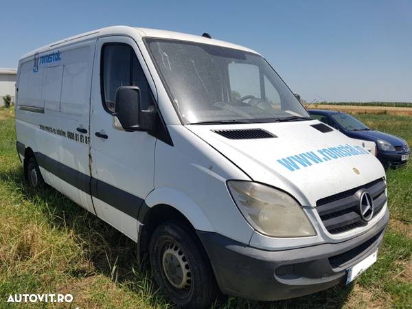 Dezmembrez Mercedes- Benz Sprinter 309 CDI - 4