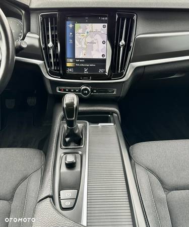 Volvo V90 D3 Momentum Pro - 16