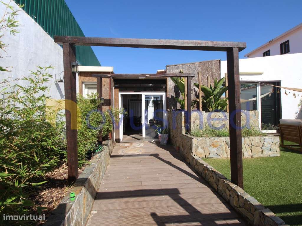 Moradia T4 com piscina, térrea perto da praia e do Golf dos Salgados-3