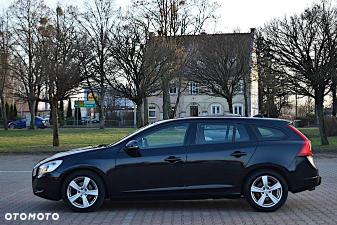 Volvo V60 D2 Momentum - 10