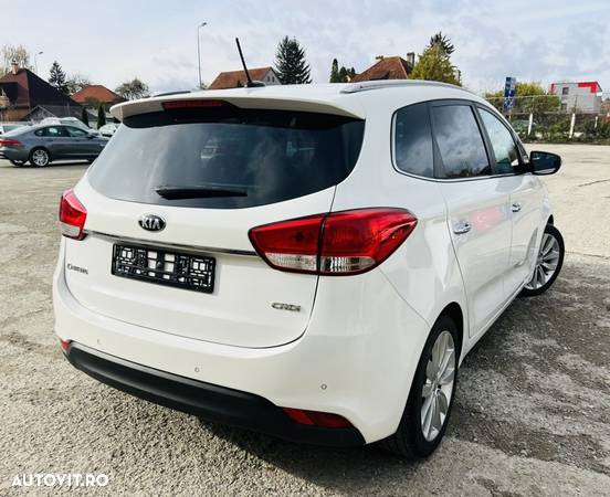 Kia Carens - 4